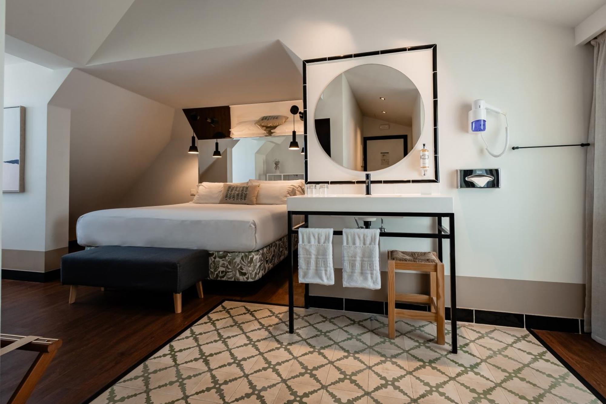 โปวซาดา วีลา เรอัล ซานโตอันโตนิโอ Hotel วีลาเรอัลเดซานโตอันโตนิโอ ภายนอก รูปภาพ