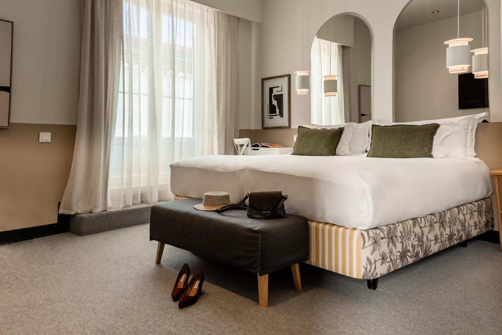 โปวซาดา วีลา เรอัล ซานโตอันโตนิโอ Hotel วีลาเรอัลเดซานโตอันโตนิโอ ภายนอก รูปภาพ